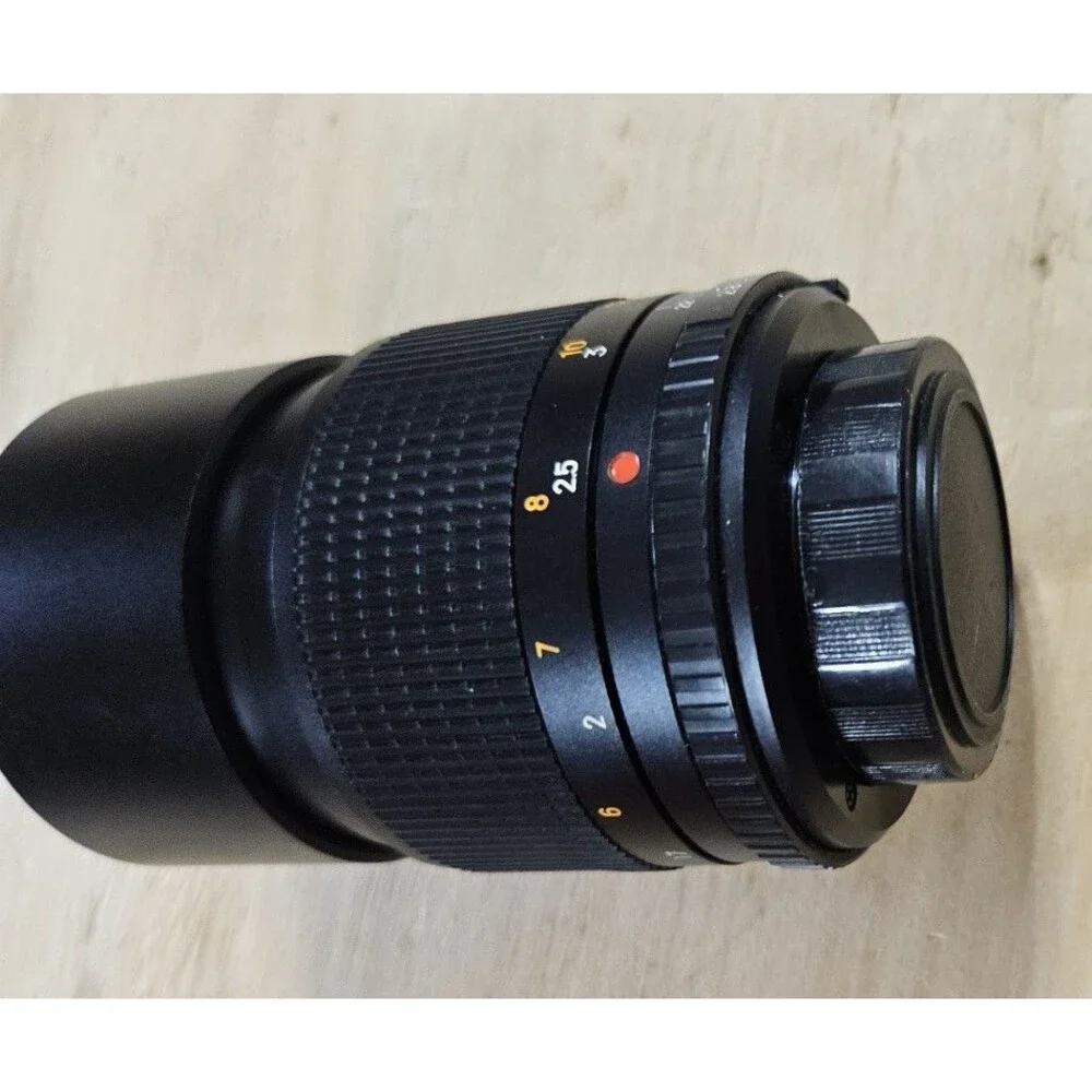 Minolta MC CELTIC 135mm 1:2.8 camera Lens Made in Japan telephoto zoom